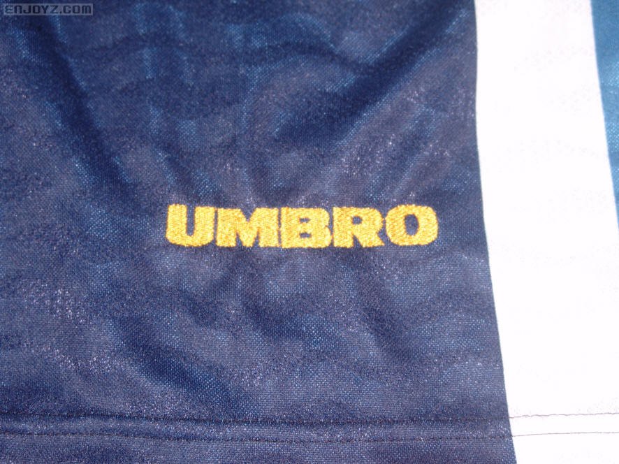 裤子umbro logo