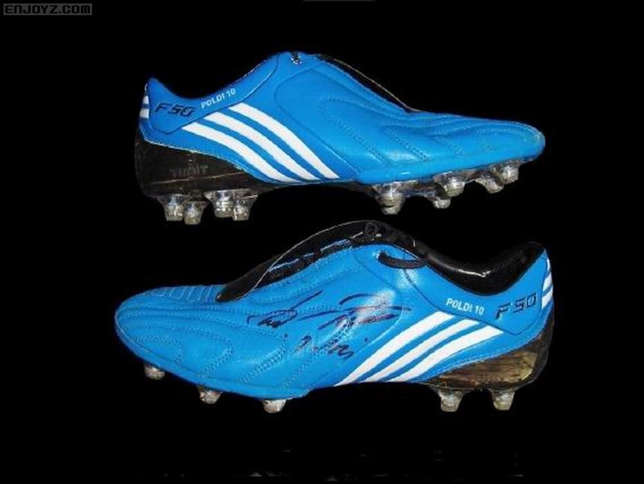 调整大小 lukas_podolski_match_worn_boots_4.jpg