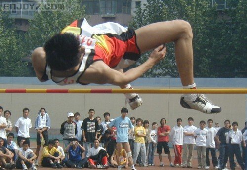 这张得说下..是我在浙江参加全国大学生运动会时的比赛照片，当时是1.96M