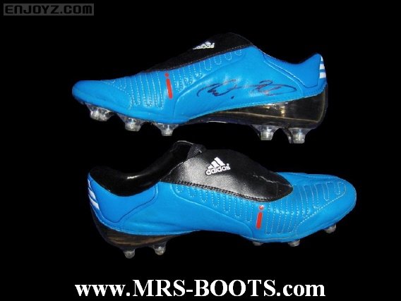 lukas_podolski_match_worn_boots_5.jpg