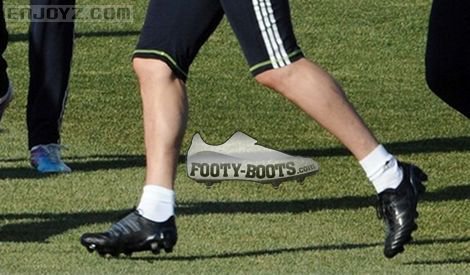 football-boots-predator-adipower.jpg