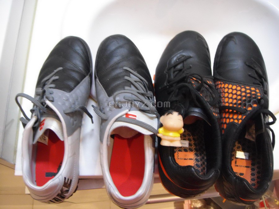 NIike5,左边的是Nike5 Bomba Pro ，右边的是Nike5 Bomba Finale