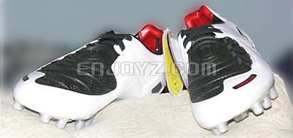 Nike Total 90 Laser 1.jpg