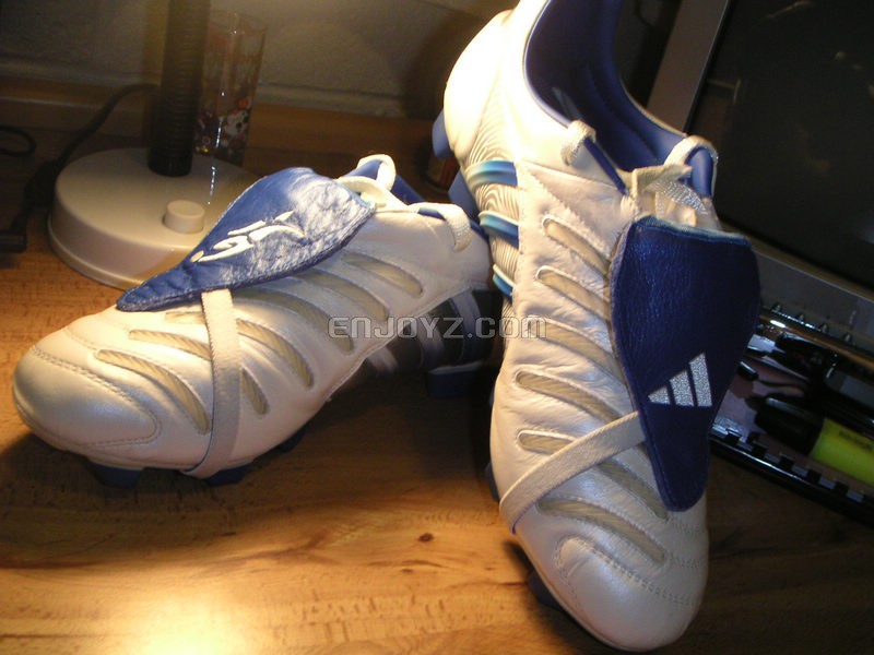 nEO_IMG_adidas predator 7, Beckham finger prints.jpg