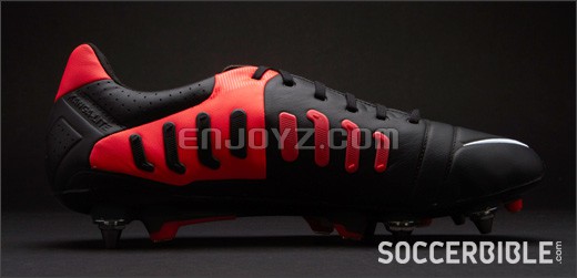 Nike_CTR360_III_Red_Side2.jpg