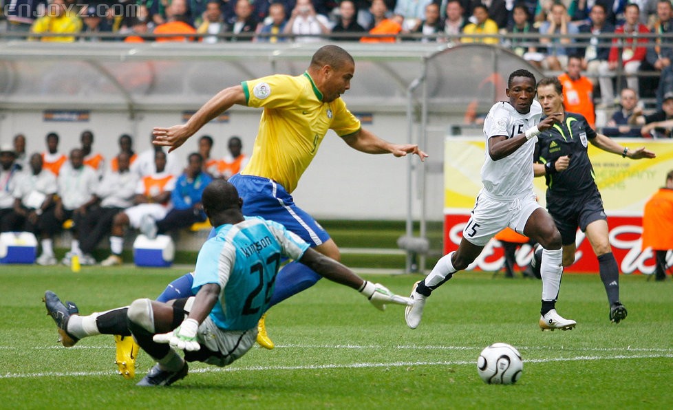 1393315-img-sport-fotbal-ms-2006-brazilie-ghana.jpg