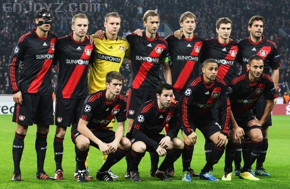 during the UEFA Champions League group E match between Bayer 04 Leverkusen and FC Chelsea at BayAre