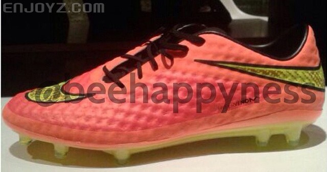 Nike Hypervenom 2014 World Cup Boot (1).jpg